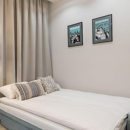 Twarda 14 - Elegant Apartment By Noclegi Renters Varşova Dış mekan fotoğraf